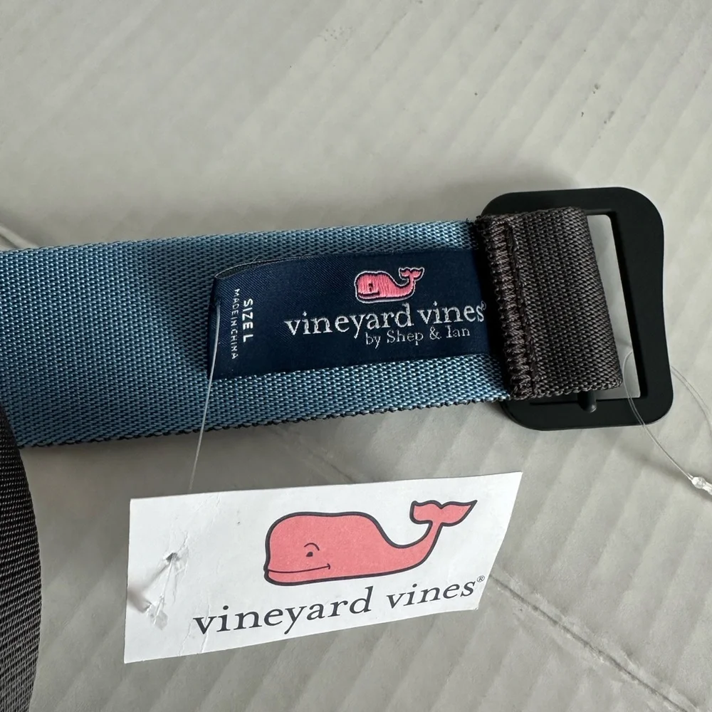 Vineyard Vines || Men’s two toned reversible Belt size Large